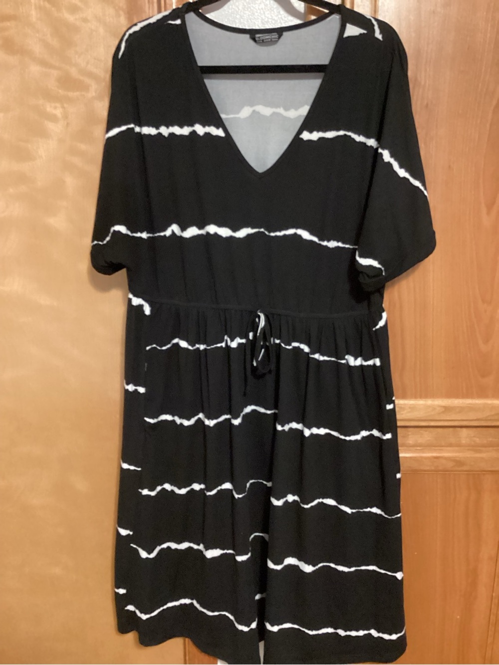 BloomChic Black and White Striped V-Neck Midi Dress, size 14/16
